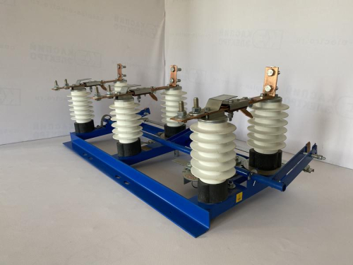 Разъединитель РЛНД 1-10.IV/630 УХЛ1 с приводом ПРНЗ-10 (3-х полюсной) с гибкой связью Электрофарфор ЦБ-00001678 Разъединитель РЛНД 1-10.IV/630 УХЛ1 с приводом ПРНЗ-10 (3-х полюсной) с гибкой связью Электрофарфор ЦБ-00001678