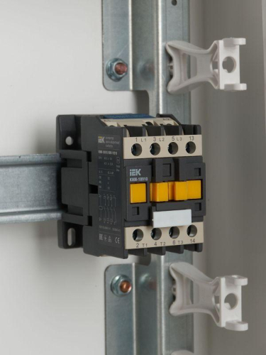 Контактор КМИ-10910 9А 230В/АС3 1НО KARAT IEK KKM11-009-230-10 фото 2