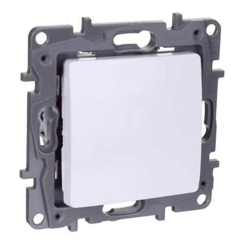 Переключатель перекрестный 1-кл. Etika 250В 10AX винт. зажимы бел. IEK 672249 Переключатель перекрестный 1-кл. Etika 250В 10AX винт. зажимы бел. IEK 672249