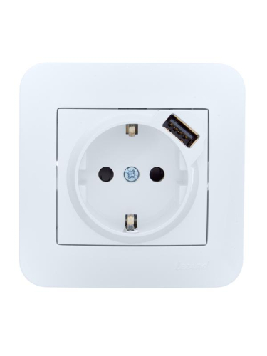 Розетка 1-м СП ASTI 16А IP20 с заземл. с заряд. устройством USB в сборе бел. LEZARD 7081-0202-181 Розетка 1-м СП ASTI 16А IP20 с заземл. с заряд. устройством USB в сборе бел. LEZARD 7081-0202-181