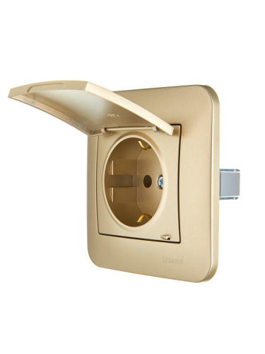 Розетка 1-м СП ASTI 16А IP20 с заземл. с крышкой термопласт в сборе золото. LEZARD 7081-3636-123В фото 3 Розетка 1-м СП ASTI 16А IP20 с заземл. с крышкой термопласт в сборе золото. LEZARD 7081-3636-123В фото 3