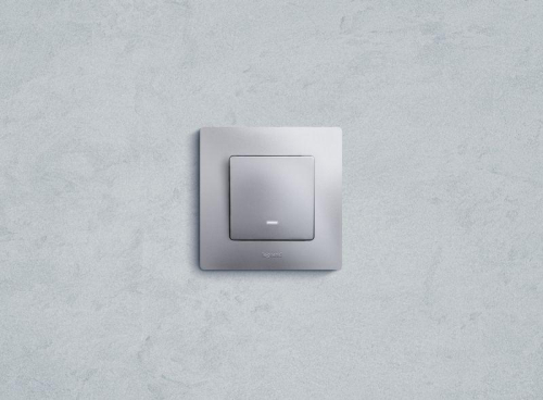 Выключатель 1-кл. СП Etika 10А IP20 250В 10AX с подсветкой/индикацией безвинтов. зажимы механизм алюм. IEK 672403 фото 5