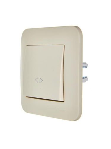 Выключатель промежуточный 1-кл.СП ASTI 10А IP20 в сборе крем. LEZARD 7081-0303-107 фото 4 Выключатель промежуточный 1-кл.СП ASTI 10А IP20 в сборе крем. LEZARD 7081-0303-107 фото 4