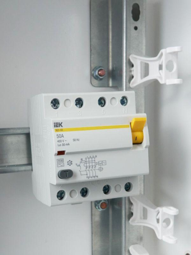 Выключатель дифференциального тока (УЗО) 4п 50А 30мА тип AC ВД1-63 KARAT IEK MDV10-4-050-030 фото 2 Выключатель дифференциального тока (УЗО) 4п 50А 30мА тип AC ВД1-63 KARAT IEK MDV10-4-050-030 фото 2