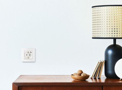 Розетка USB C Etika 16А 250В 1500мА 7.5Вт с заземл. защ. шторки безвинт. зажимы бел. IEK 672288 фото 4
