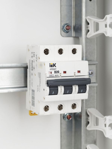 Выключатель автоматический модульный 3п D 20А M06N ARMAT IEK AR-M06N-3-D020 фото 9 Выключатель автоматический модульный 3п D 20А M06N ARMAT IEK AR-M06N-3-D020 фото 9